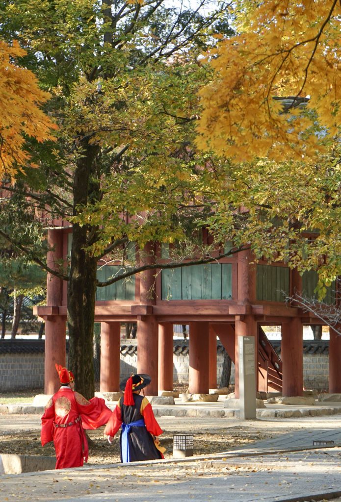 people visiting Jeonju and GYEONGGIJEON HALL