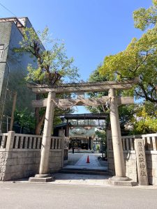 Entrance to Namba Yasaka Shrine